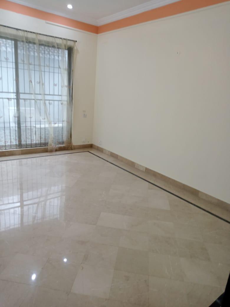 1 Kanal Bungalow for Sale in DHA Lahore PHASE 4