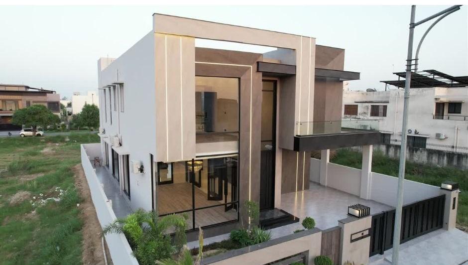 NEW 1 KANAL BUNGALOW FOR SALE IN DHA LAHORE PHASE 7