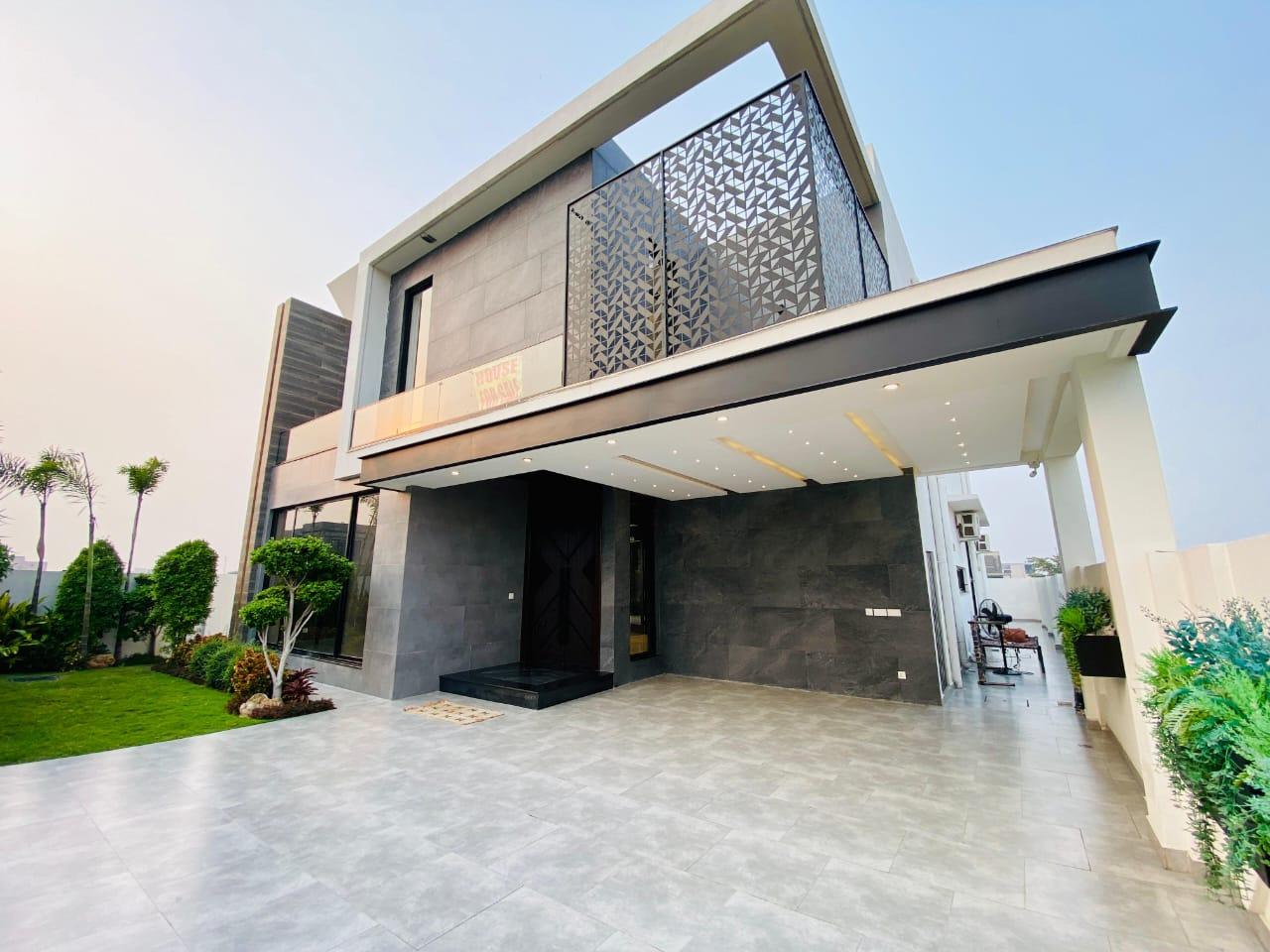1 KANAL BUNGALOW FOR SALE IN DHA LAHORE PHASE 7