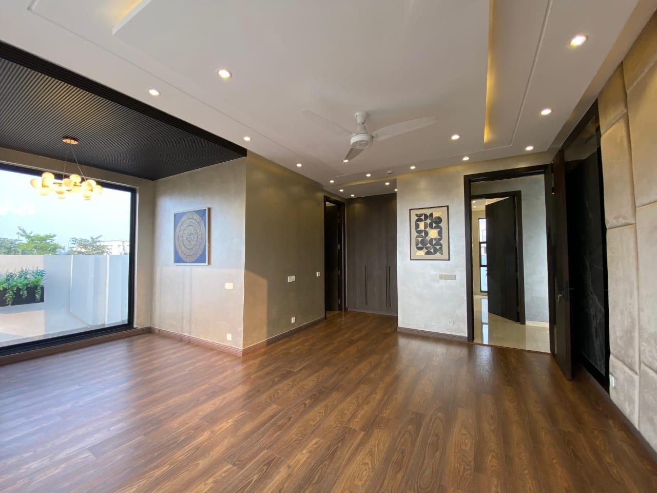 1 KANAL BUNGALOW FOR SALE IN DHA LAHORE PHASE 7