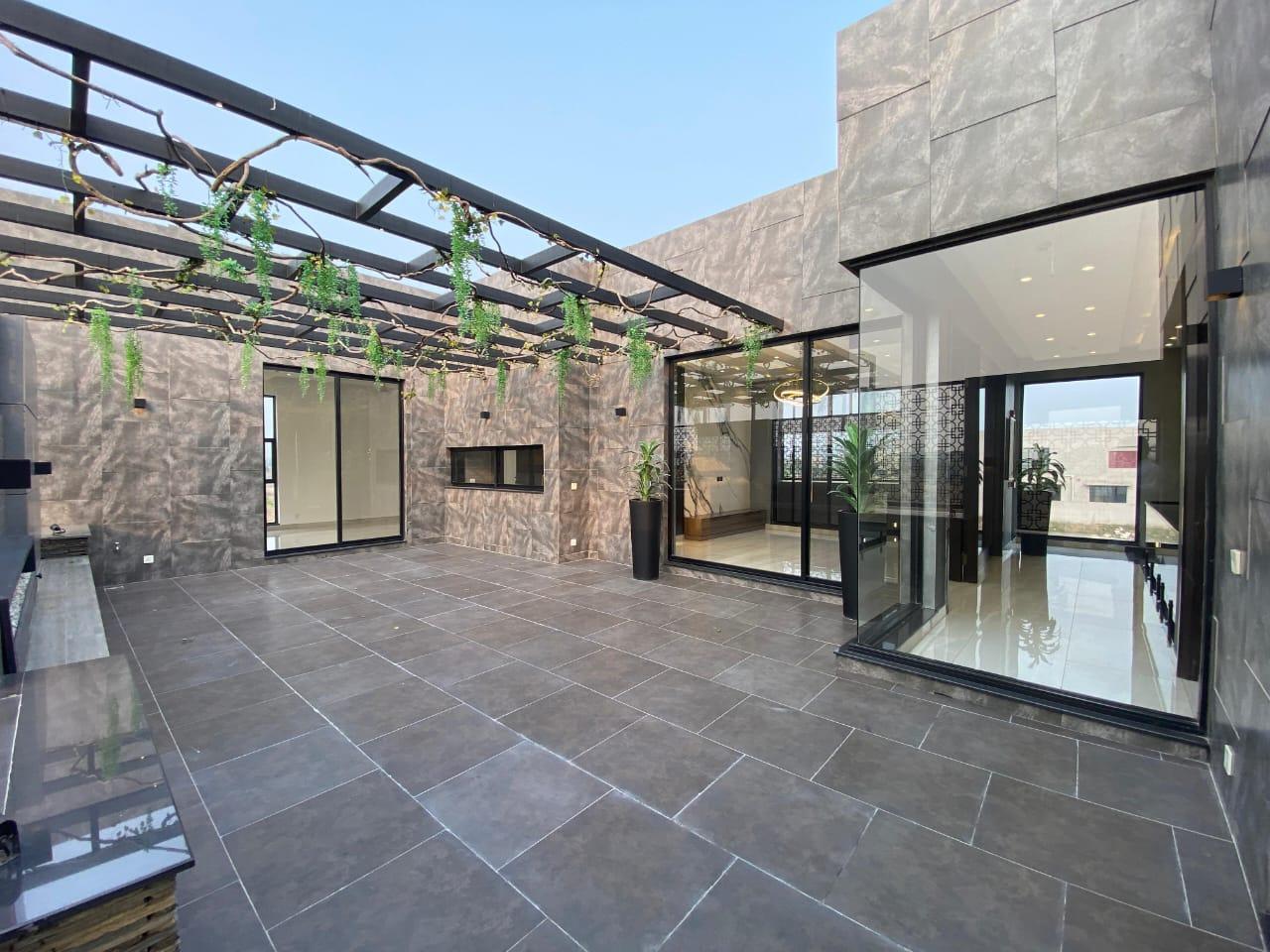 1 KANAL BUNGALOW FOR SALE IN DHA LAHORE PHASE 7