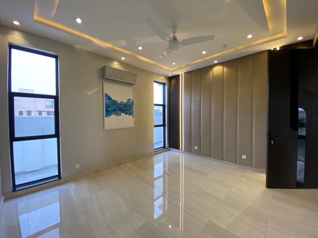 1 KANAL BUNGALOW FOR SALE IN DHA LAHORE PHASE 7