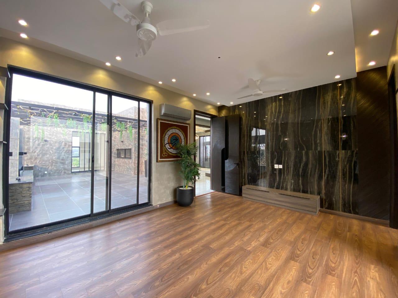 1 KANAL BUNGALOW FOR SALE IN DHA LAHORE PHASE 7