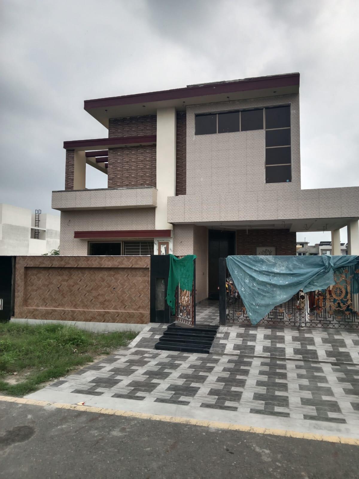 10 MARLA  BUNGALOW FOR SALE IN DHA LAHORE PHASE 7