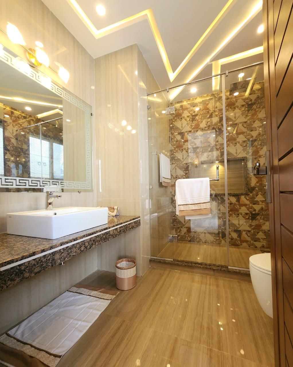 10 MARLA BUNGALOW FOR SALE IN DHA LAHORE PHASE 5