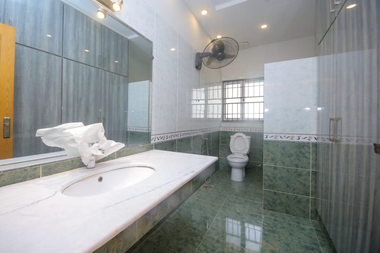 10 MARLA HOUSE BUNGALOW FOR SALE IN DHA LAHORE PHASE 5