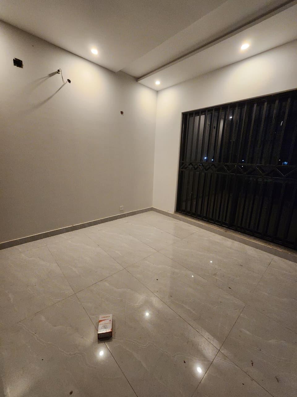 9 MARLA  BUNGALOW FOR SALE IN DHA LAHORE PHASE 4