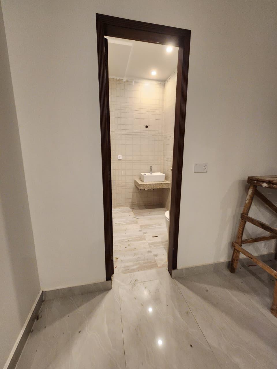 9 MARLA  BUNGALOW FOR SALE IN DHA LAHORE PHASE 4