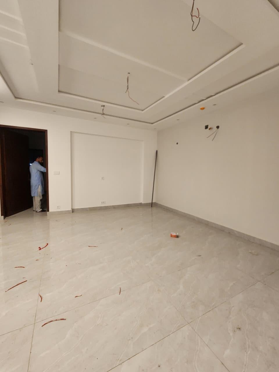 9 MARLA  BUNGALOW FOR SALE IN DHA LAHORE PHASE 4