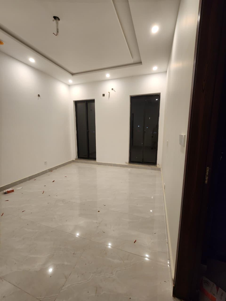 9 MARLA  BUNGALOW FOR SALE IN DHA LAHORE PHASE 4