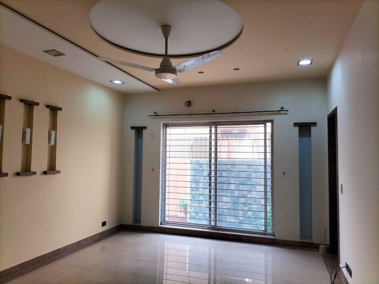 USED 1 KANAL BUNGALOW FOR SALE IN DHA LAHORE PHASE 3