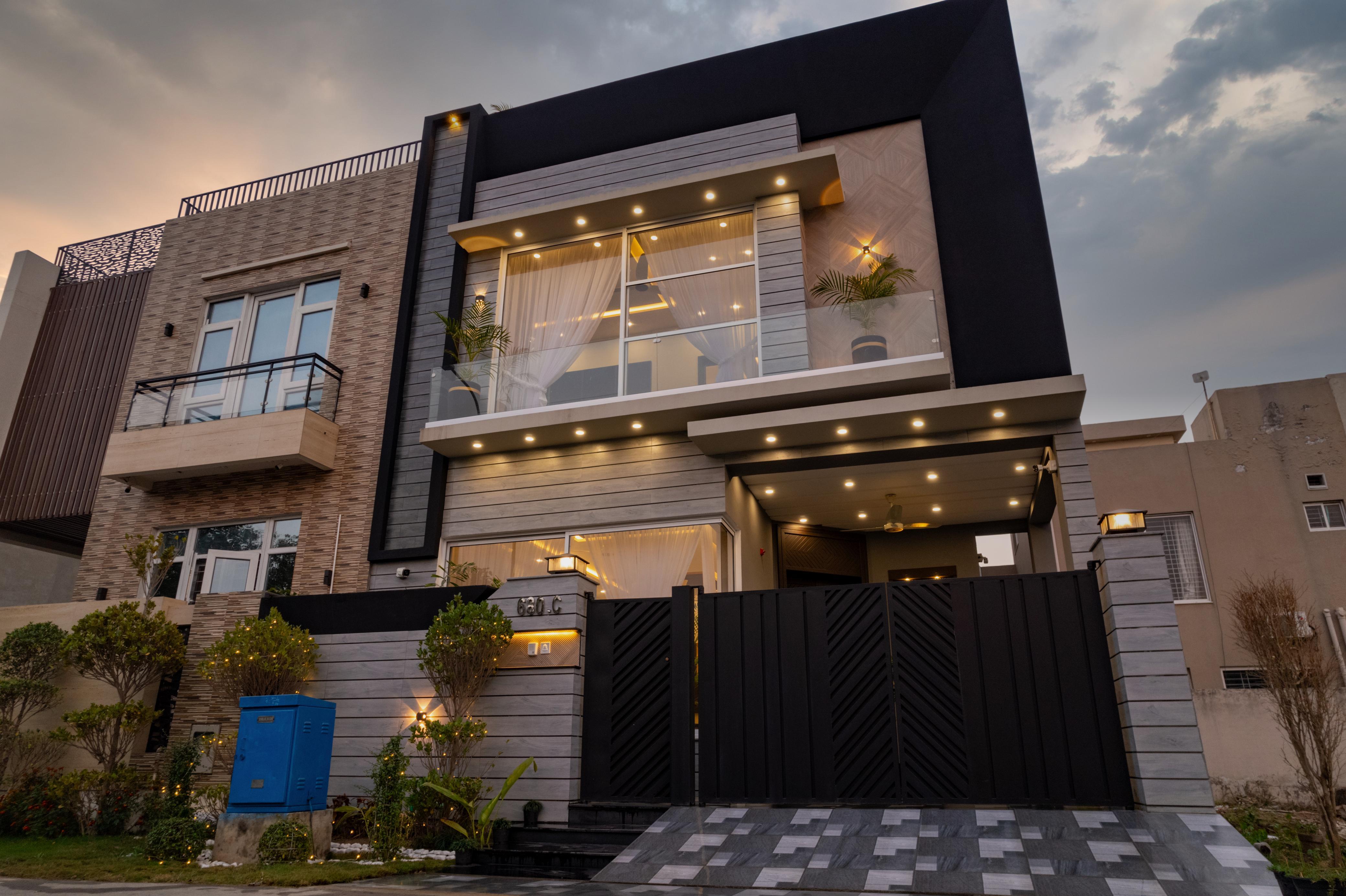 BARND NEW 5 MARLA  HOUSE FOR SALE IN DHA LAHORE PHASE 9 TOWN