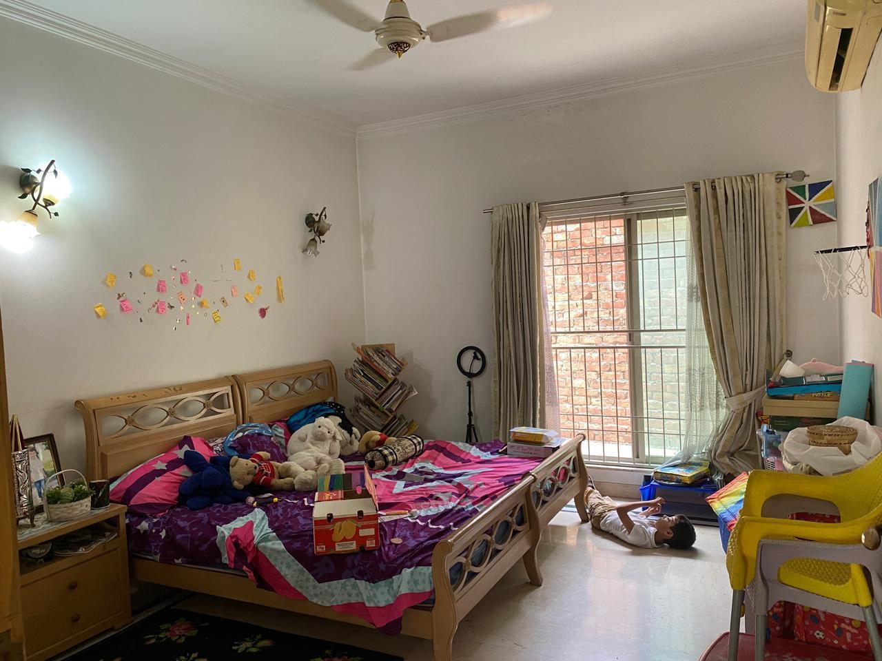 27 Marla Bungalow For Sale in Lahore Gulberg 3