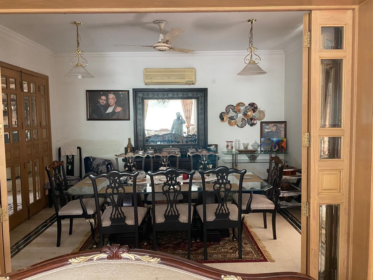 27 Marla Bungalow For Sale in Lahore Gulberg 3