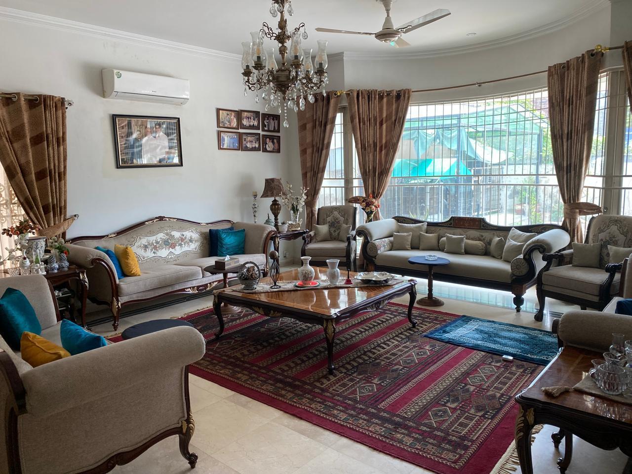27 Marla Bungalow For Sale in Lahore Gulberg 3
