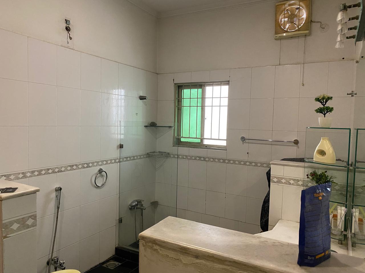 27 Marla Bungalow For Sale in Lahore Gulberg 3