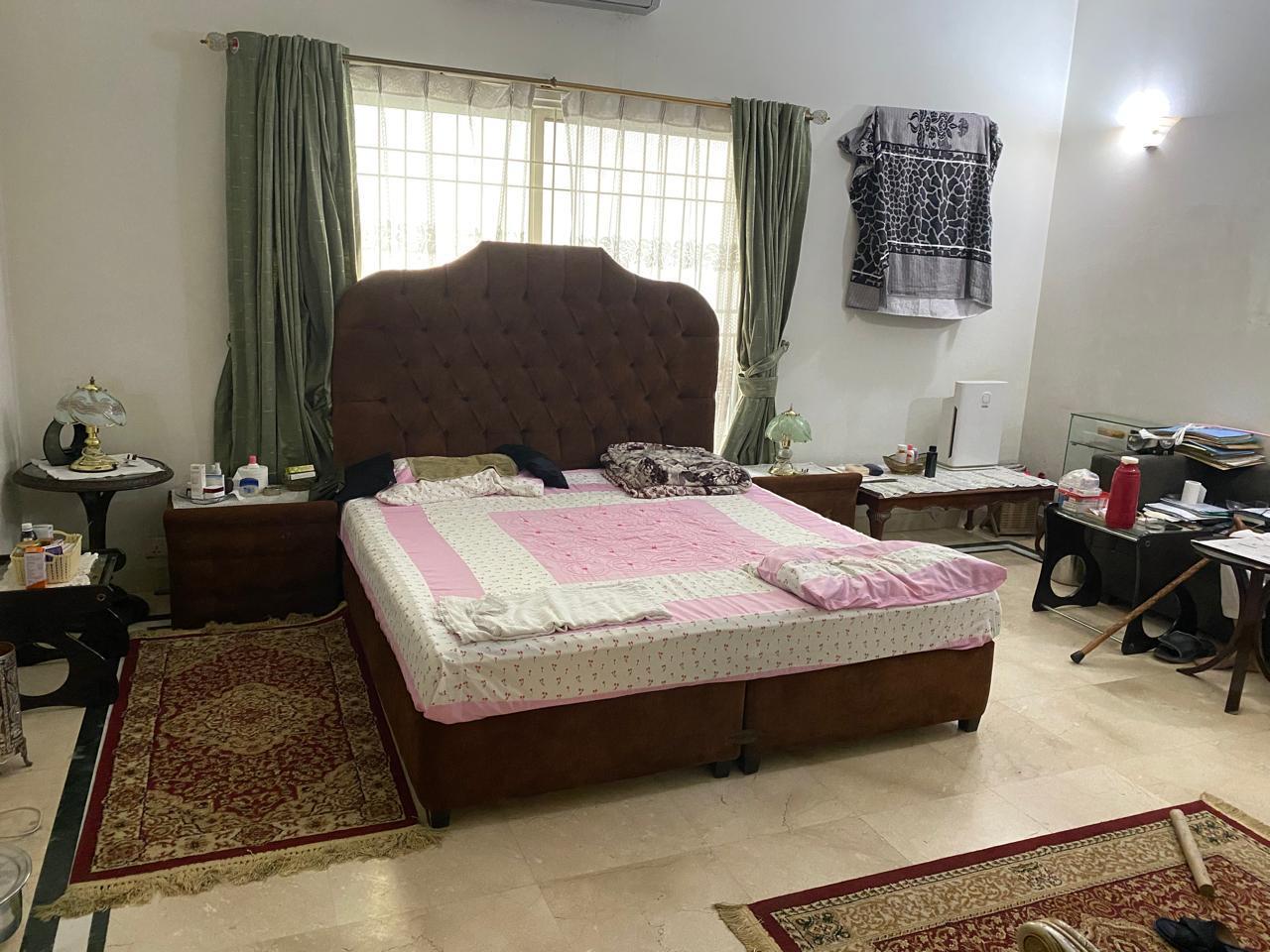 27 Marla Bungalow For Sale in Lahore Gulberg 3