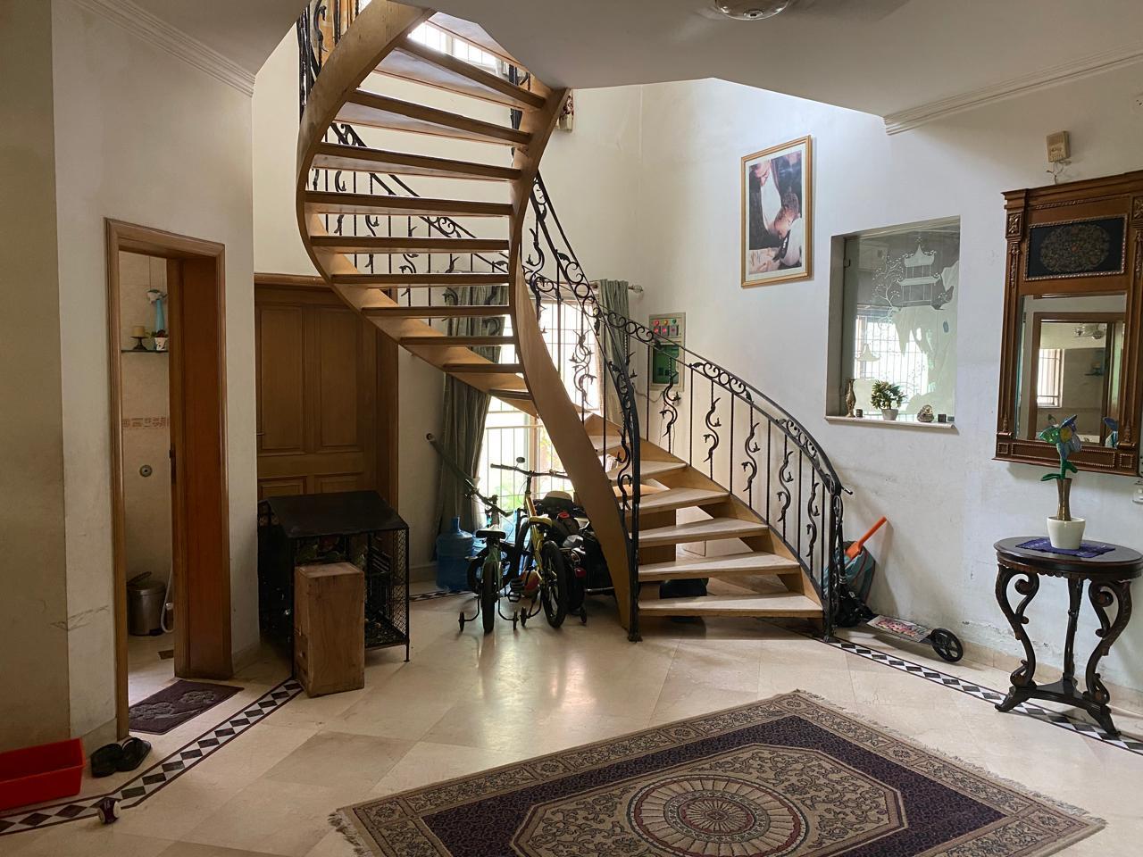 27 Marla Bungalow For Sale in Lahore Gulberg 3