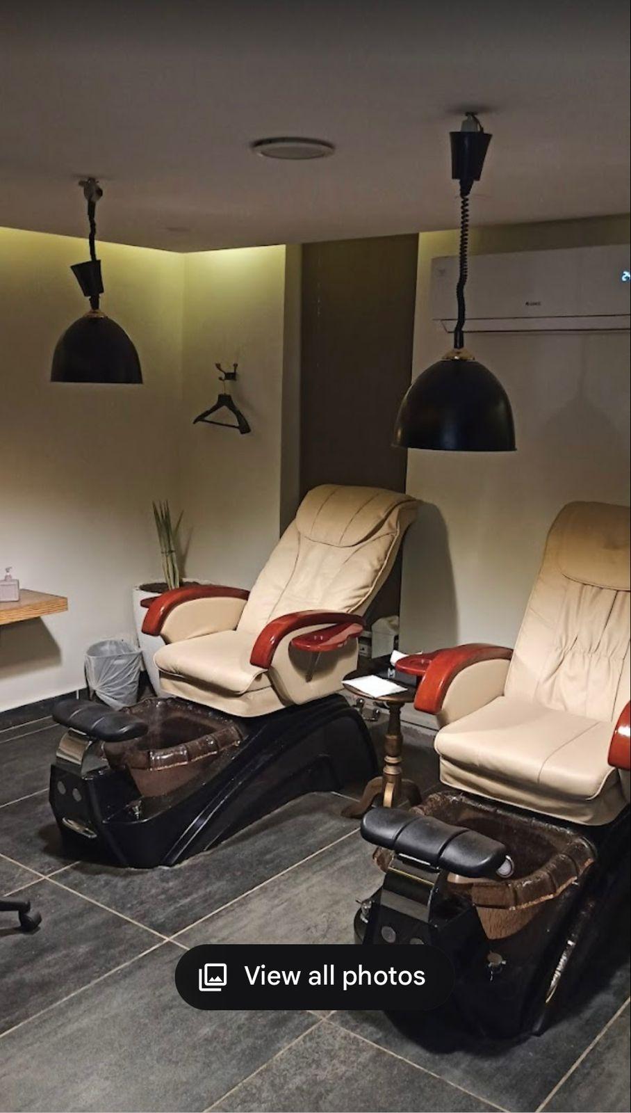 Commercial Building/Plaza for Sale with Rental income