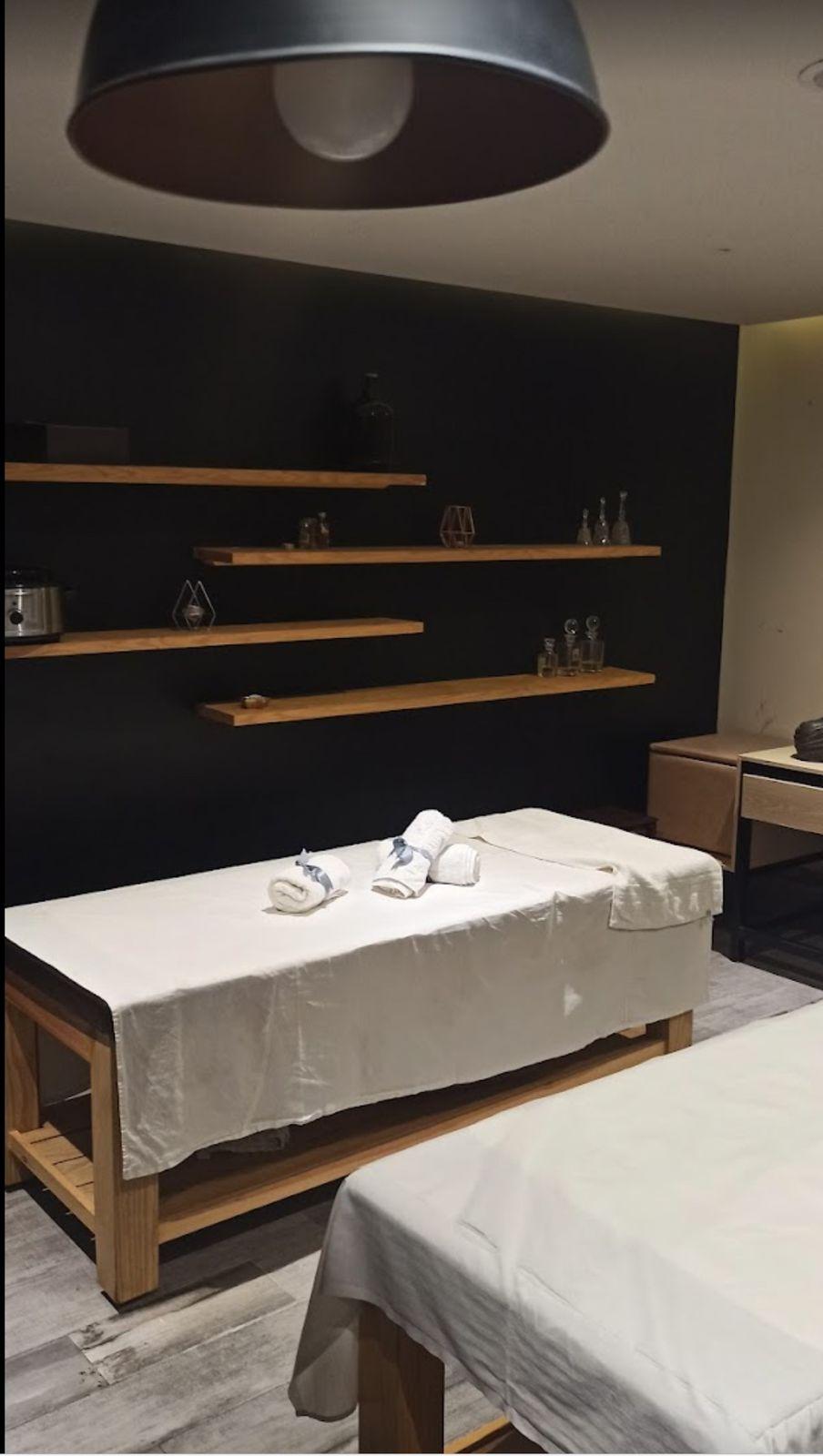 Commercial Building/Plaza for Sale with Rental income