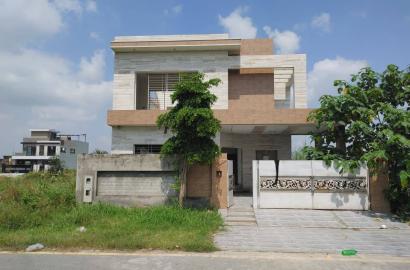 10 marla under construction Bungalow for sale in DHA Lahore Phase 7