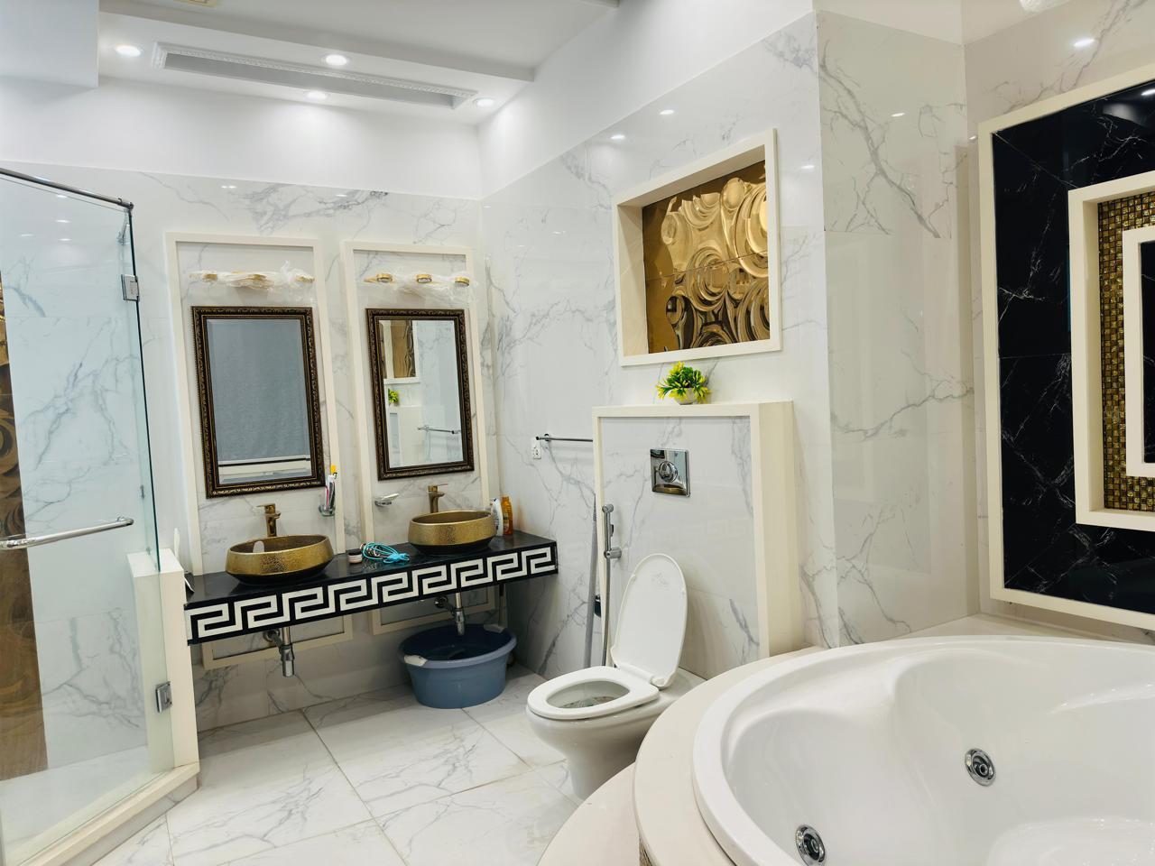 1 kanal Bungalow for Sale in DHA lahore (Air avenue) Phase 8