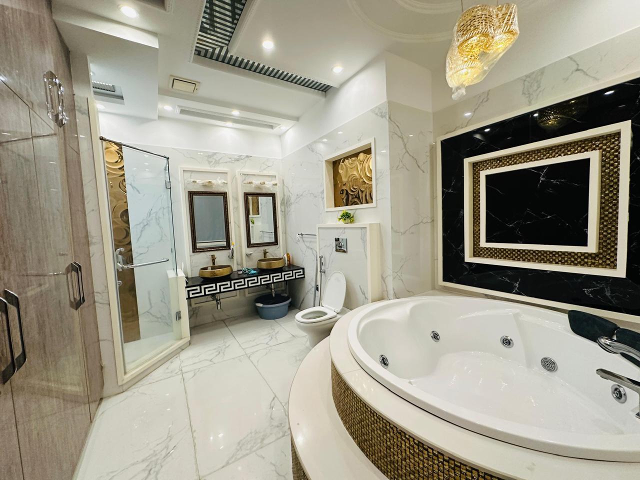 1 kanal Bungalow for Sale in DHA lahore (Air avenue) Phase 8